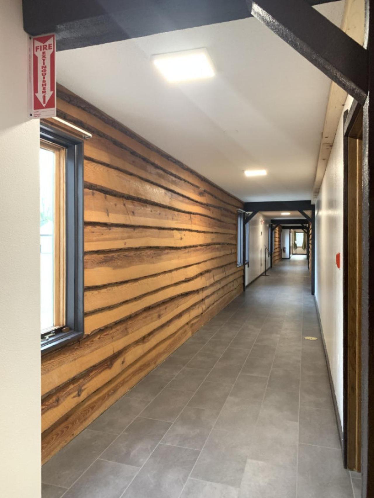 Bridge Inn Tomhawk - 2Nd Floor, 1 King Size Bed, Balcony, River View Tomahawk 외부 사진